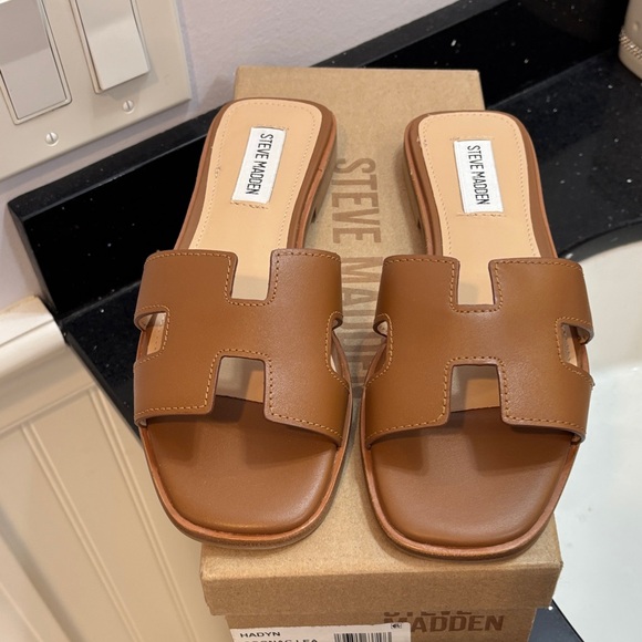 NWT Steve Madden Tan Slide Sandals - Picture 1 of 5